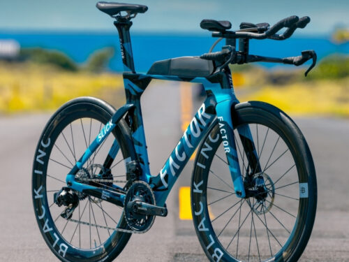 Najtańsza wersja kompletnego roweru: Black Inc 58, SRAM Force AXS z pomiarem mocy i najnowszy kolor Gloss Blue.
Cena: 37 499 PLN