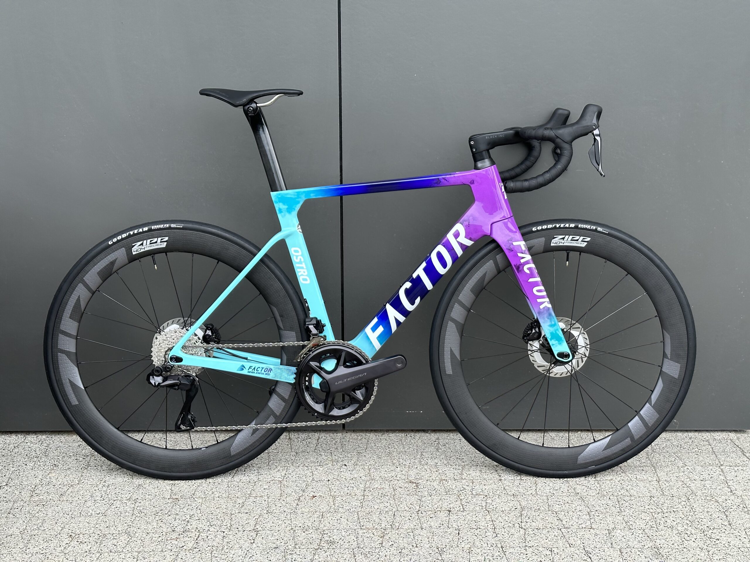 FACTOR OSTRO V.A.M OCEANIC EDITION ZIPP 404 ULTEGRA DI2 PM
