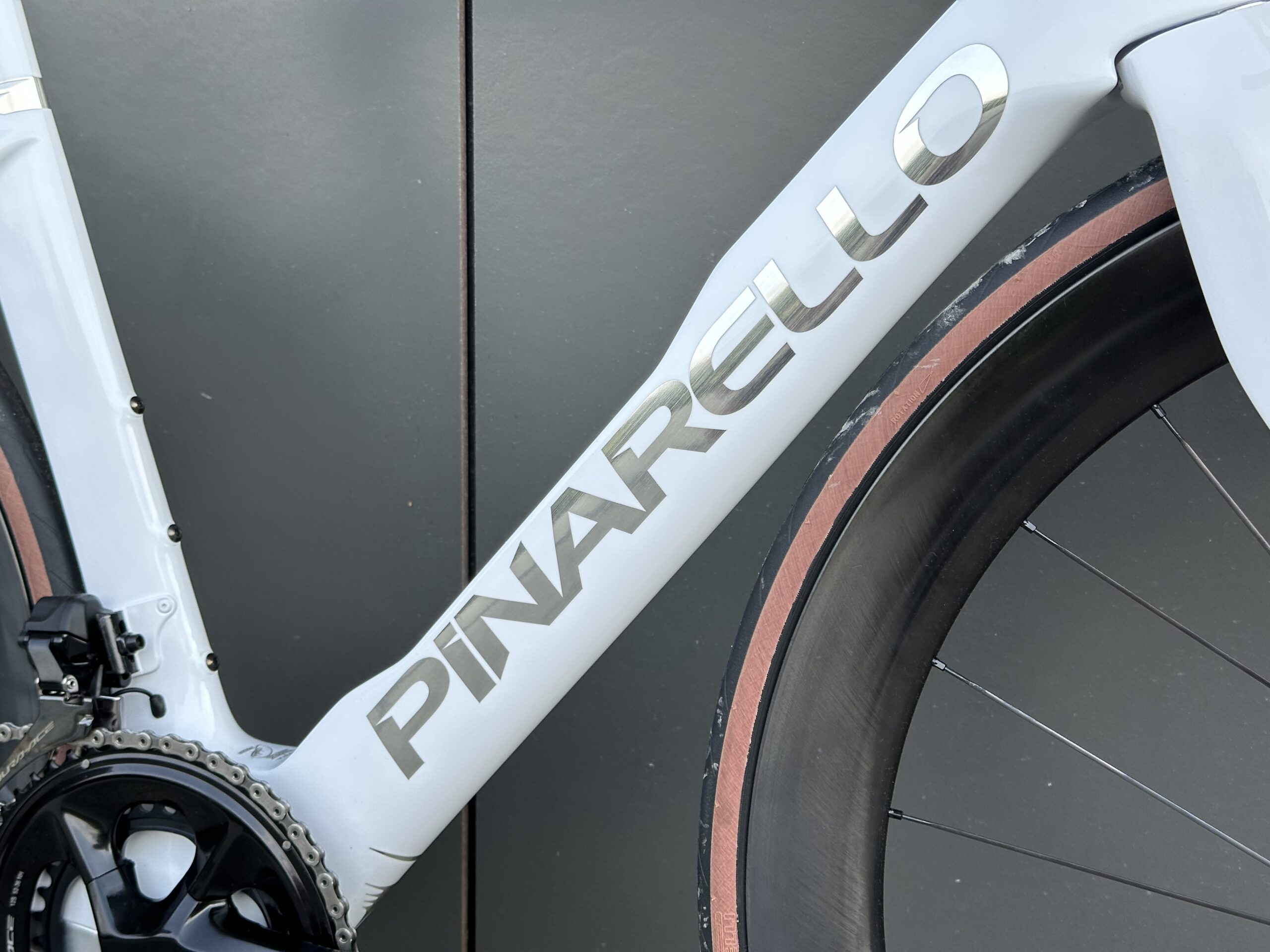 PINARELLO DOGMA F CRYSTAL WHITE 575 DURA ACE DUKE EXTRALITE - obrazek 3