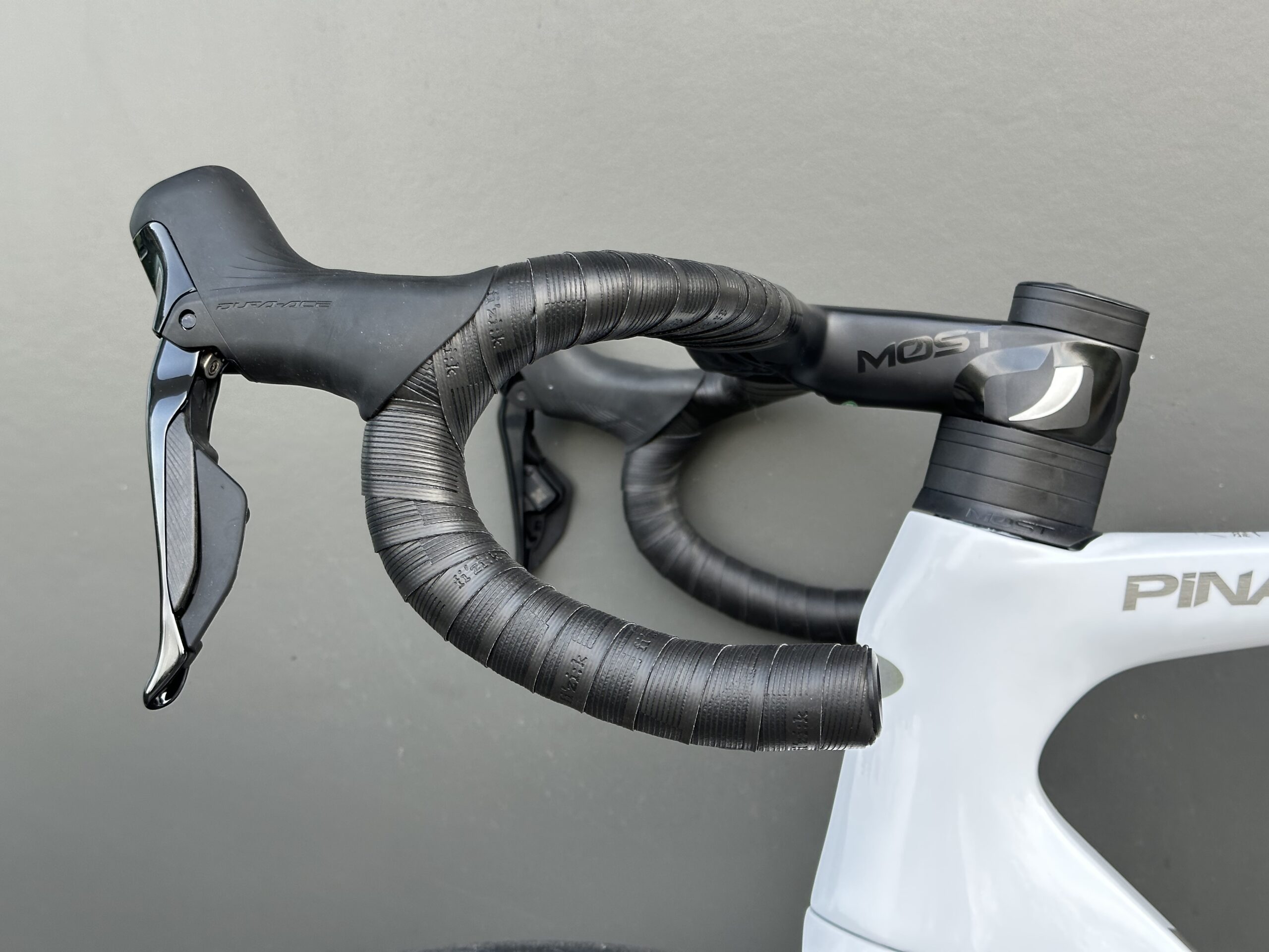 PINARELLO DOGMA F CRYSTAL WHITE 575 DURA ACE DUKE EXTRALITE - obrazek 9