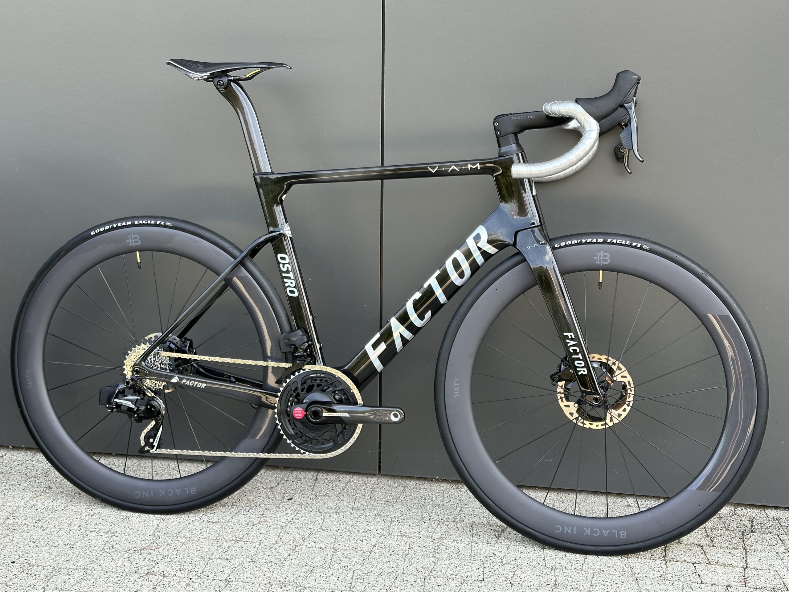 FACTOR OSTRO V.A.M CHROME 56 SRAM FORCE BLACK INC