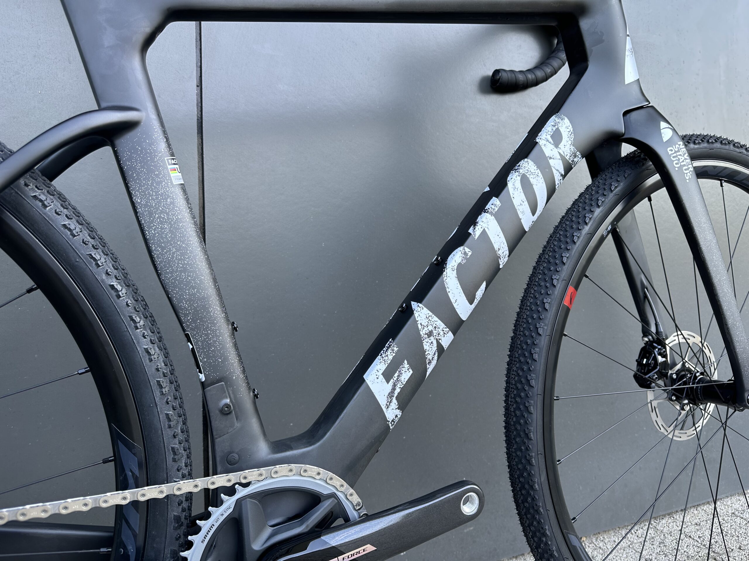 FACTOR OSTRO GRAVEL BLACK MATT FORCE FULCRUM - obrazek 3