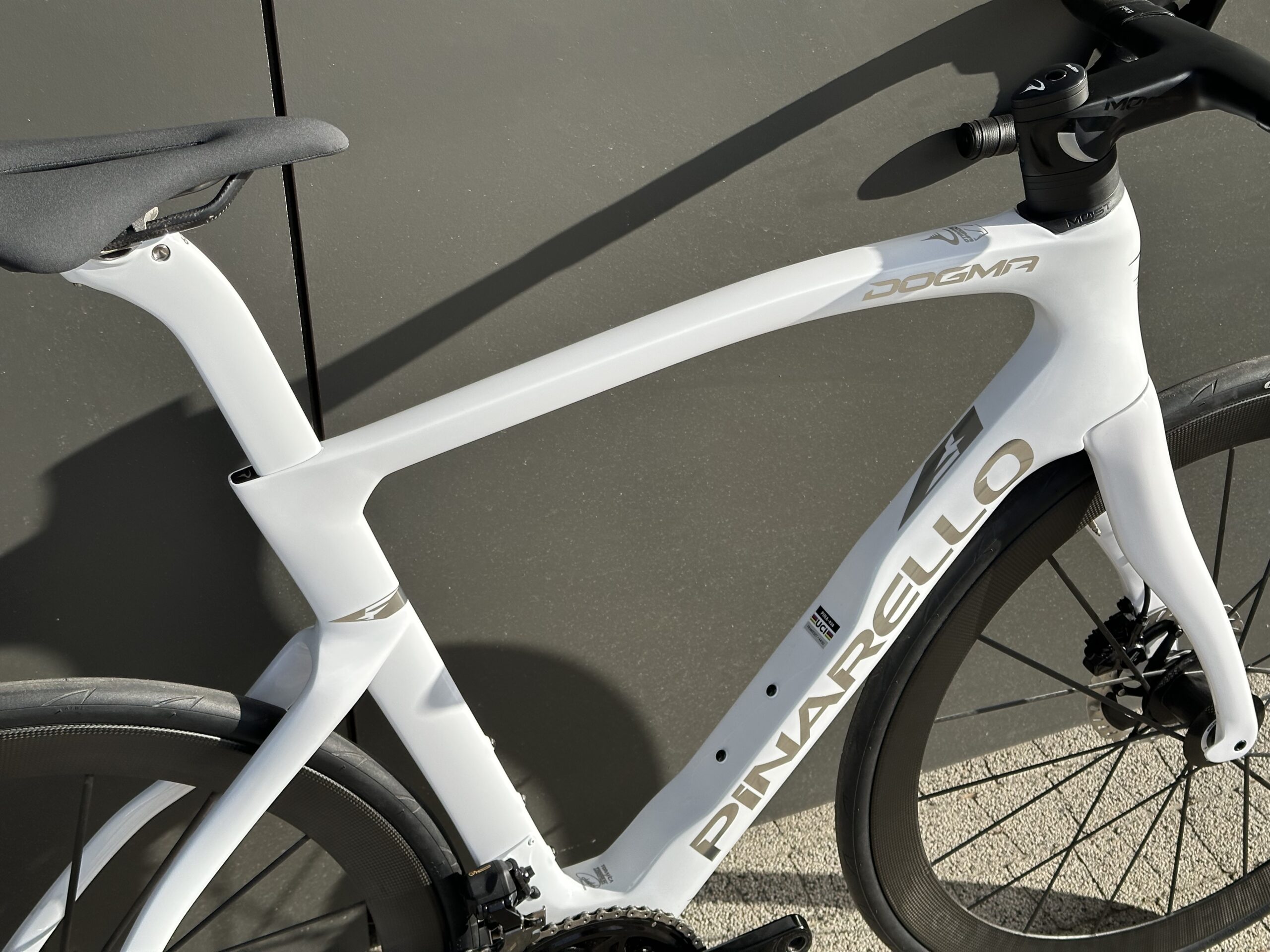Pinarello Dogma F | Crystal White | Dura Ace Di2 | Lightweight Meilenstein - obrazek 3
