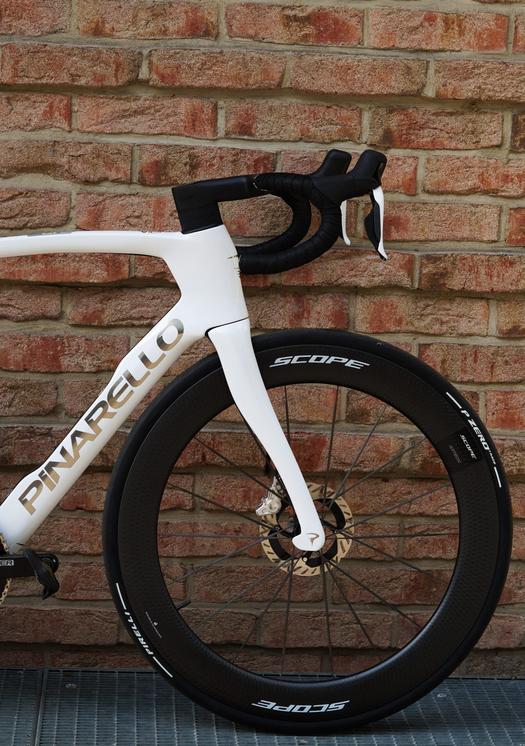 Pinarello Dogma F - Custom 1/1 - Crystal White