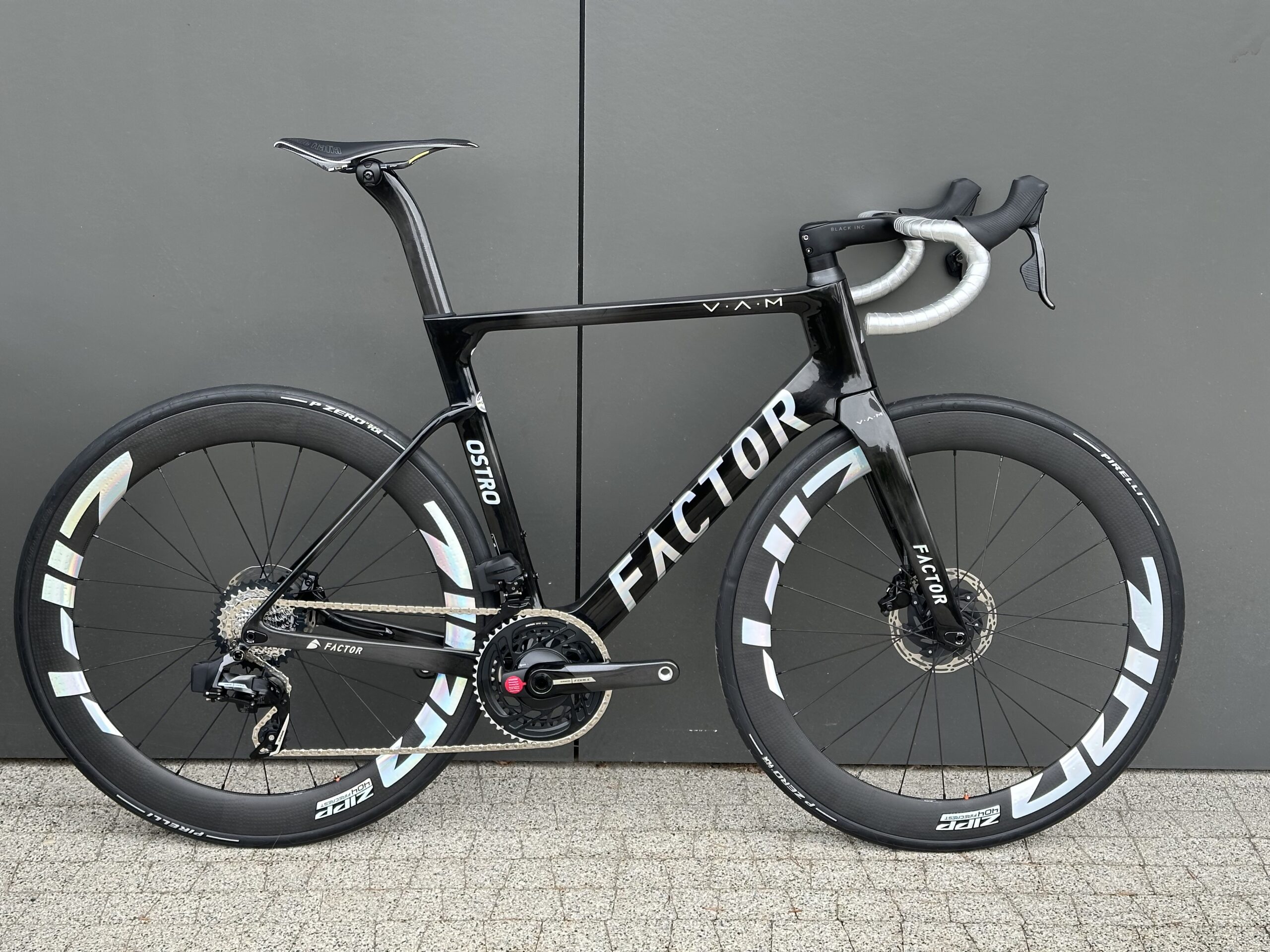 FACTOR OSTRO V.A.M CHROME 56 SRAM FORCE ZIPP 404 FIRECREST