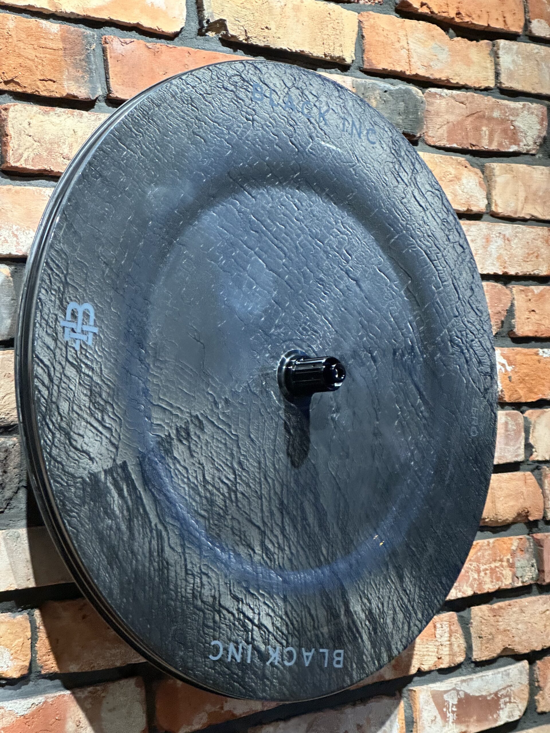 Koło tylne BLACK INC ZERO 2.0 Tubeless Clincher DISC BRAKE