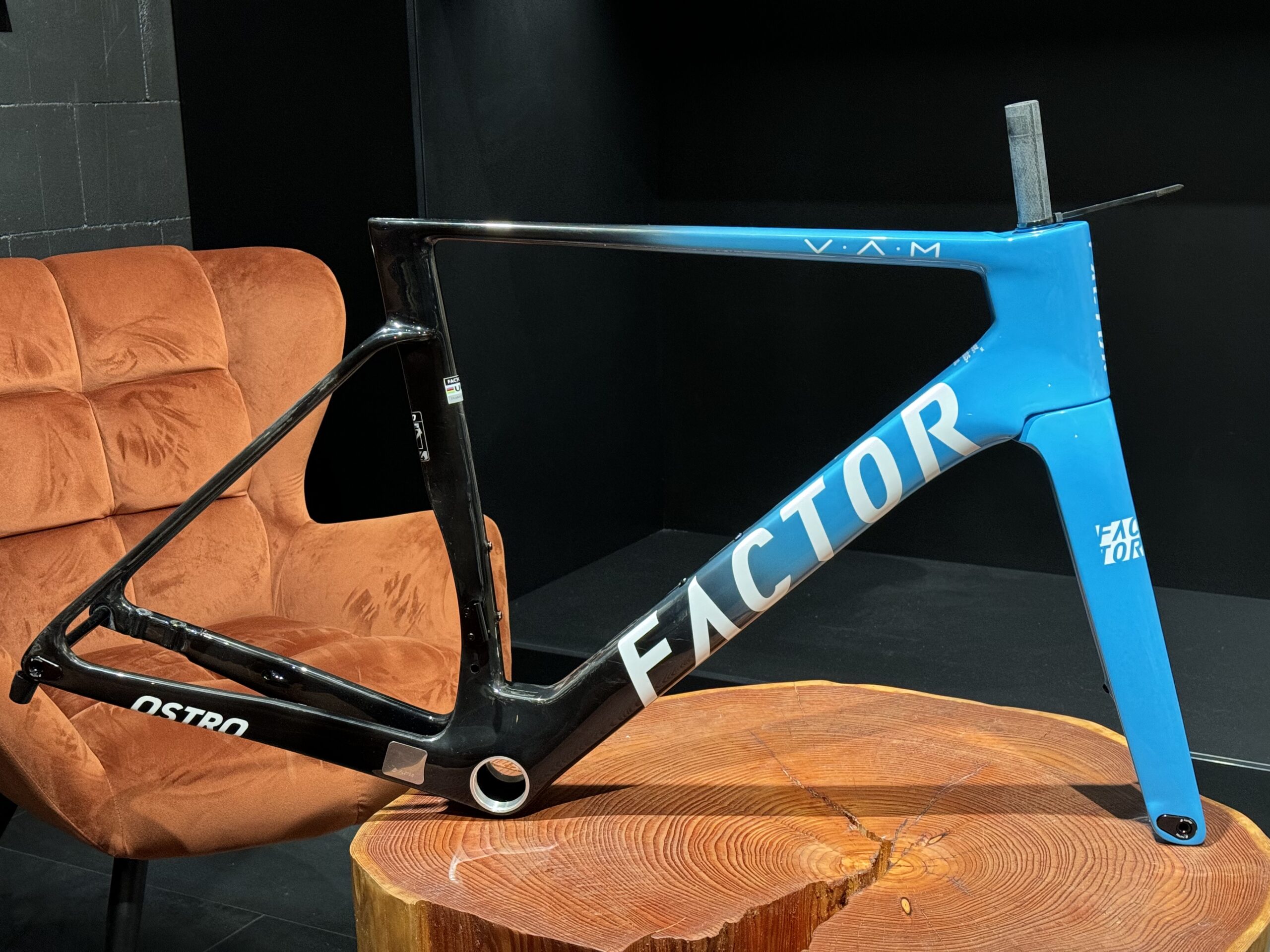 Factor Ostro VAM 2.0 - Gloss Blue - Frame Set - Premium Package