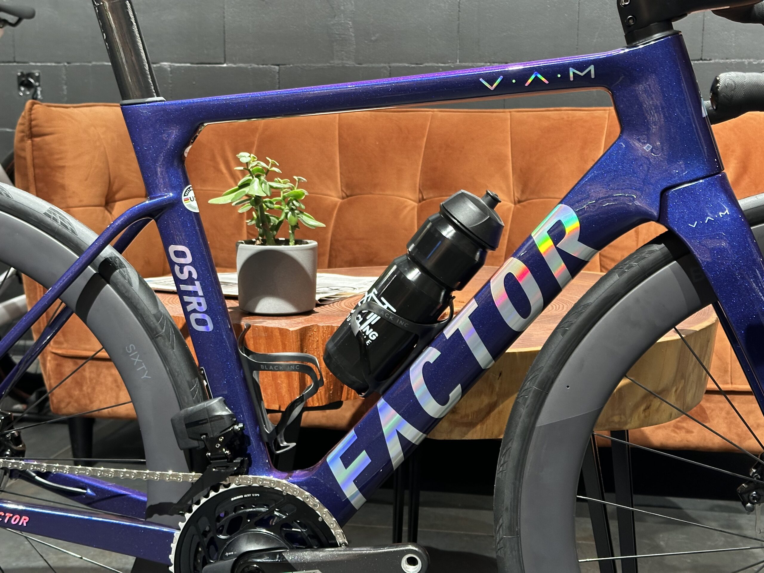 FACTOR OSTRO V.A.M CHAMELEON BLACK INC SIXTY SRAM FORCE - obrazek 3