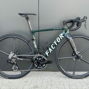 FACTOR OSTRO V.A.M RACING GREEN 52 BLACK INC FIVE DURA ACE DI2