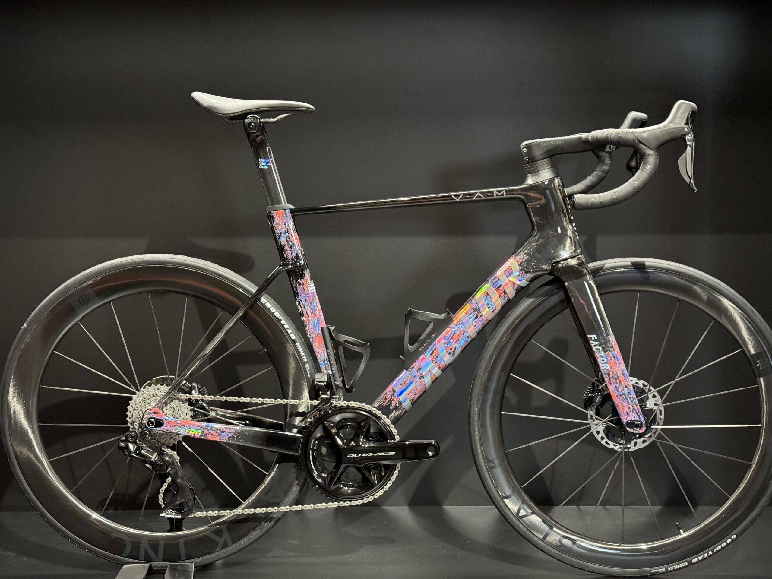 Factor OSTRO VAM 2024 TDF Edition – Dura Ace Di2 - Black INC 48//58 - Aero