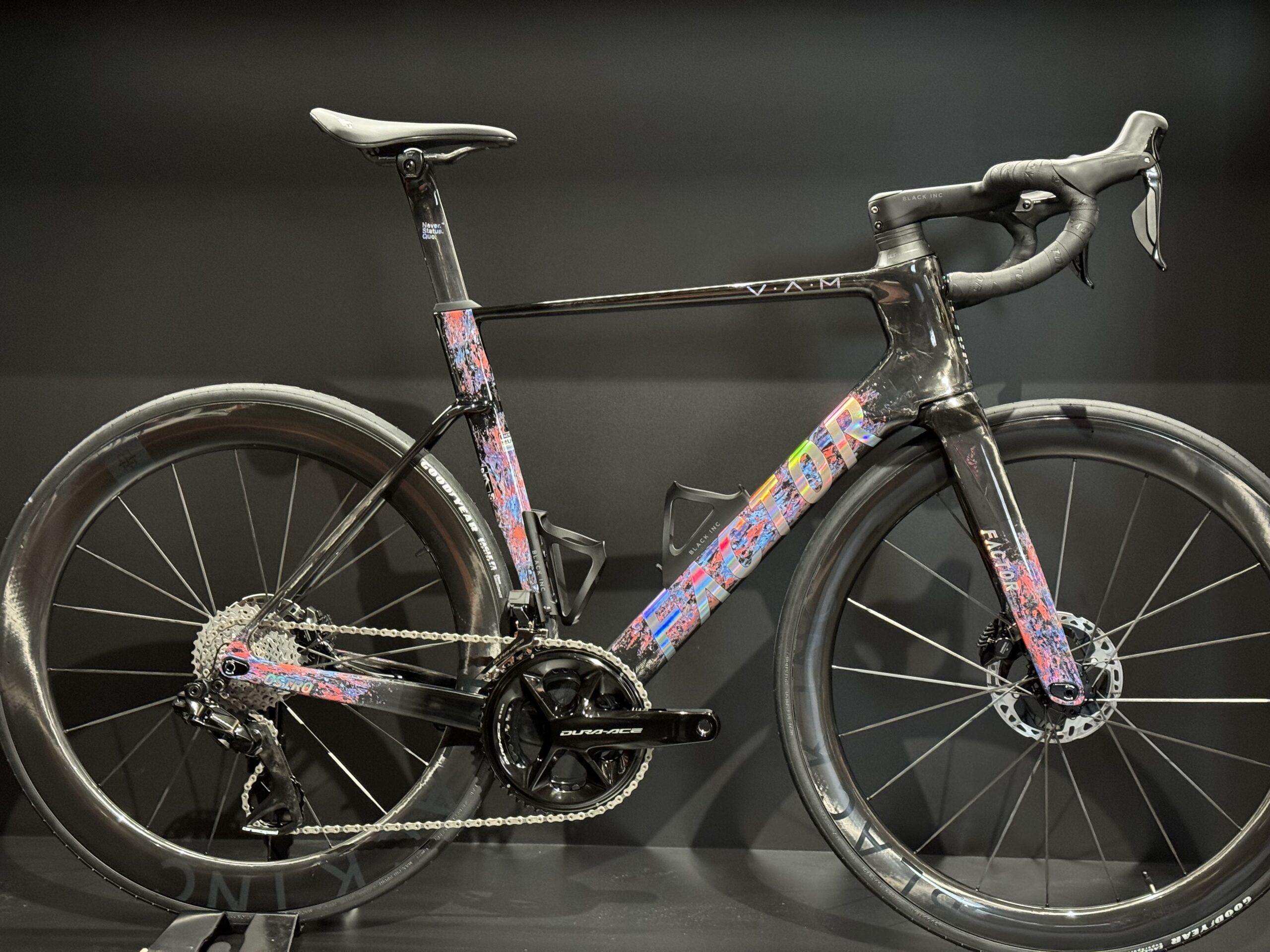 Factor OSTRO VAM 2024 TDF Edition – Dura Ace Di2 - Black INC 48//58 - Aero - obrazek 2