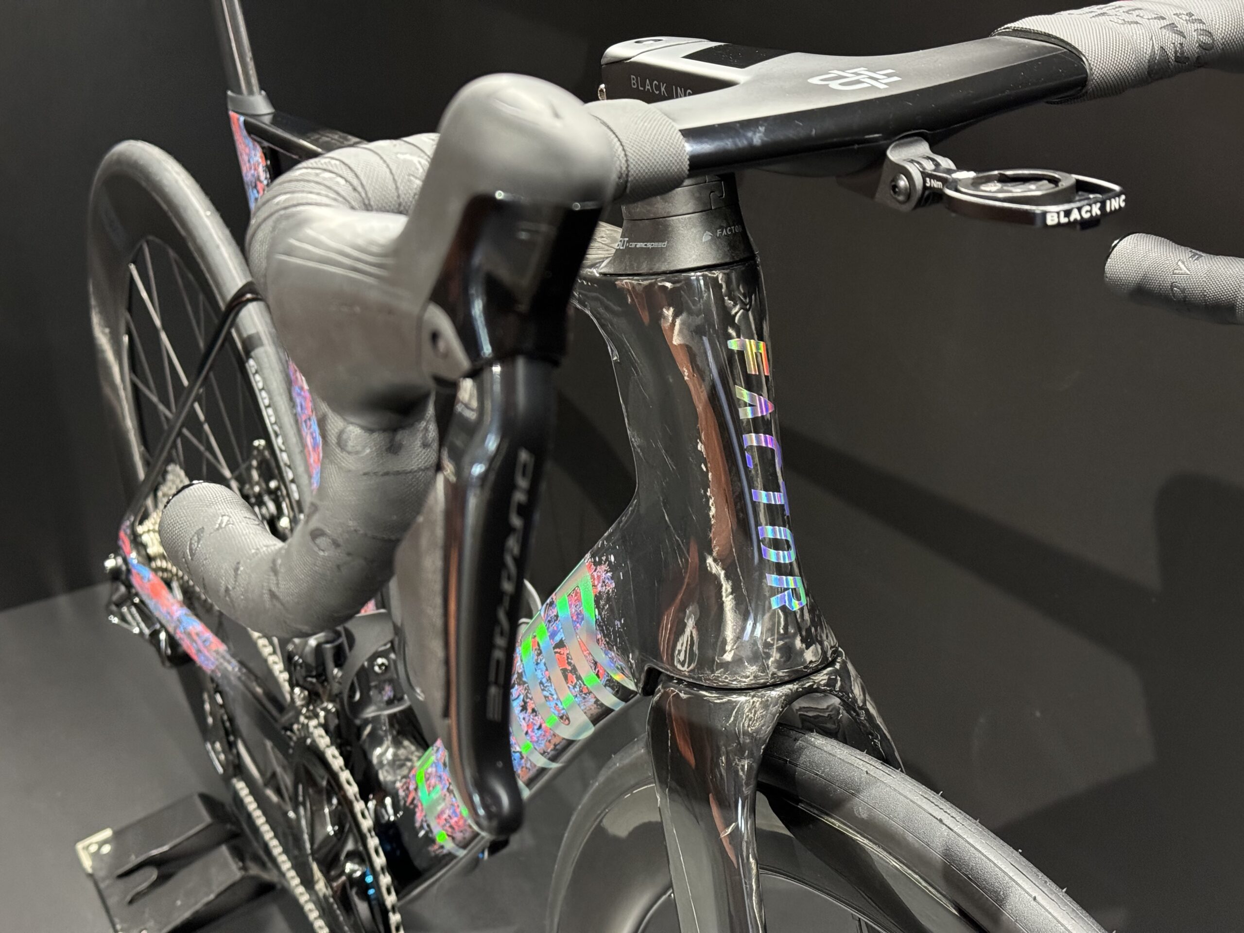 Factor OSTRO VAM 2024 TDF Edition – Dura Ace Di2 - Black INC 48//58 - Aero - obrazek 9