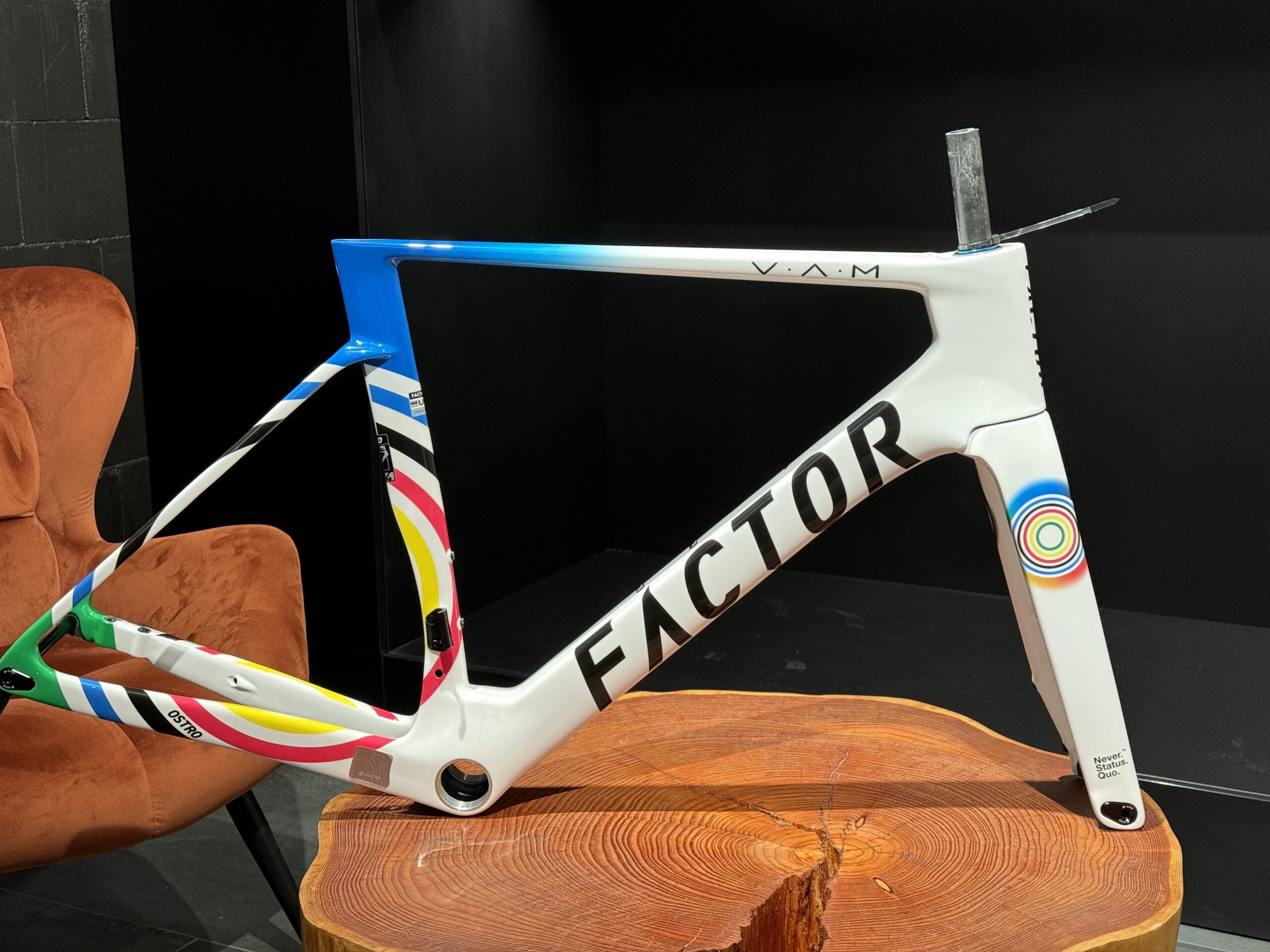 Factor Ostro VAM V2 Paris 1900 - Rama Carbon