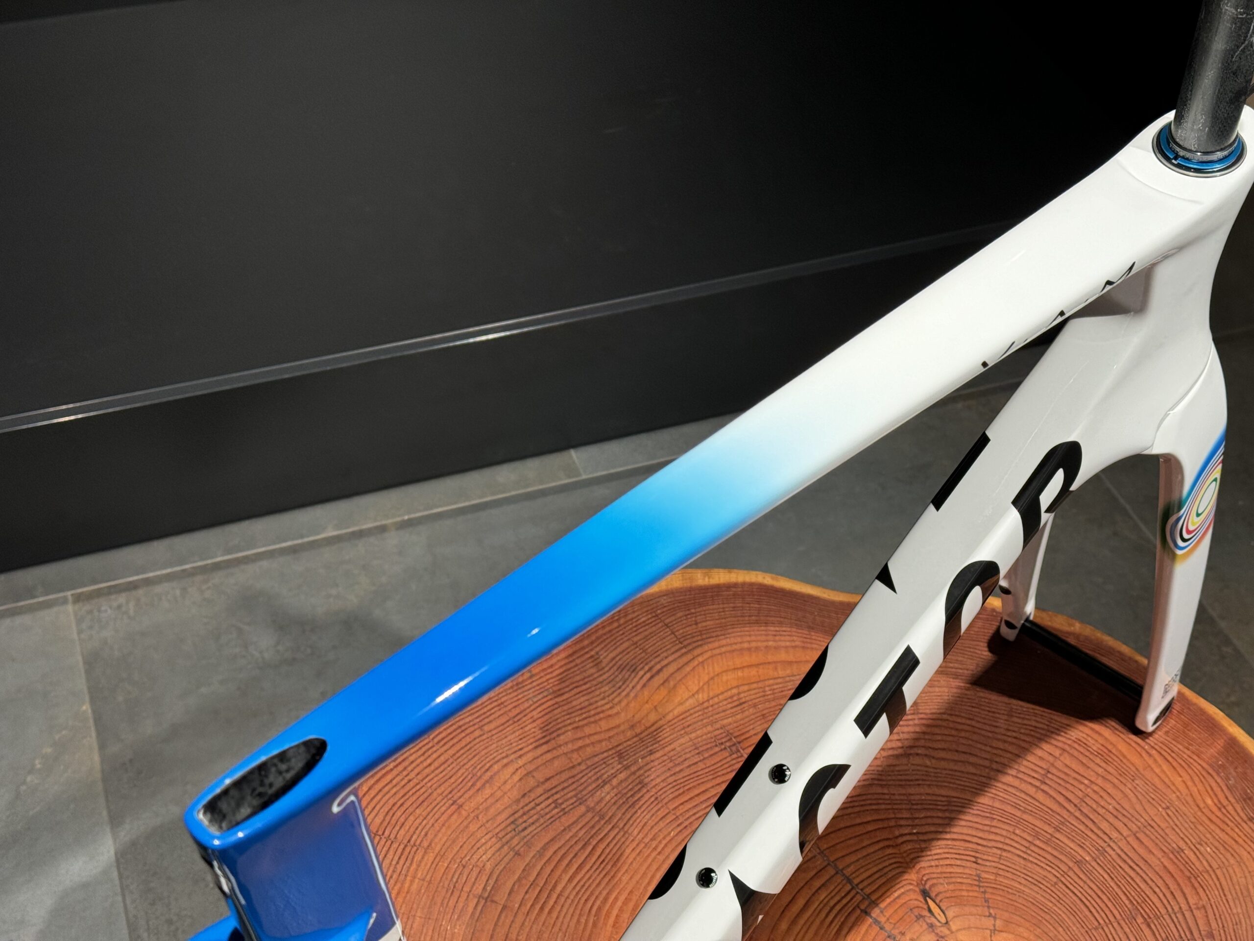 Factor Ostro VAM V2 Paris 1900 - Rama Carbon - obrazek 5