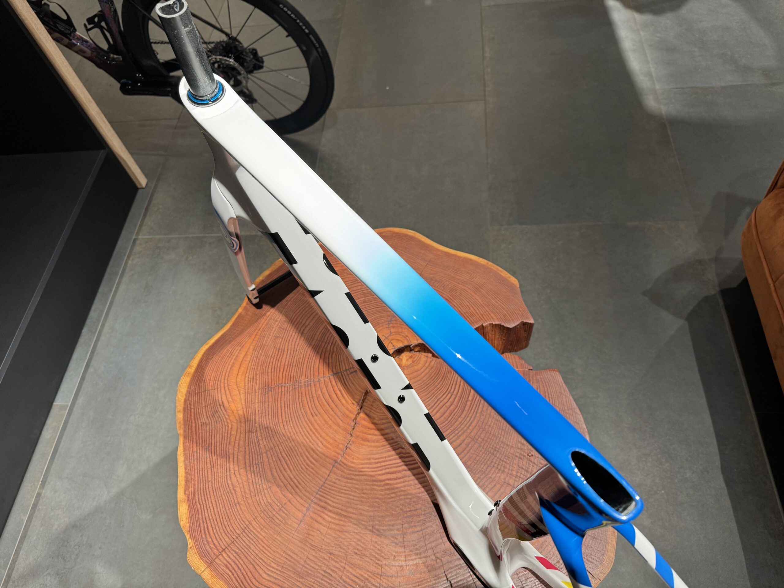 Factor Ostro VAM V2 Paris 1900 - Rama Carbon - obrazek 8