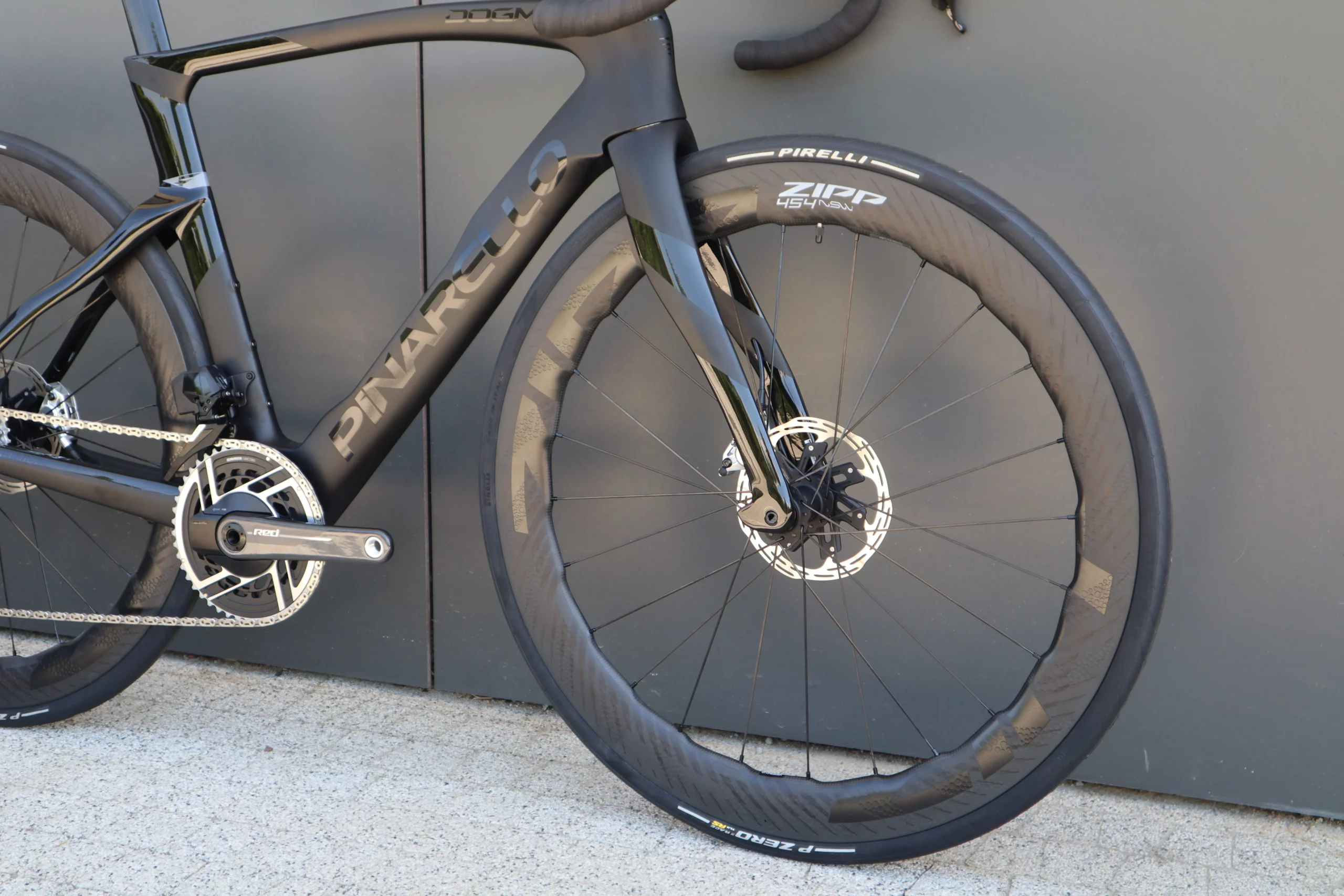 Pinarello Dogma F | Sram RED AXS 2024 | Zipp 454 NSW - obrazek 2