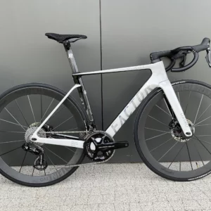 Factor Ostro VAM 2.0 | Dura Ace Di2 Disc | Lightweight Meilenstein Schwarz ED | Pearl White
