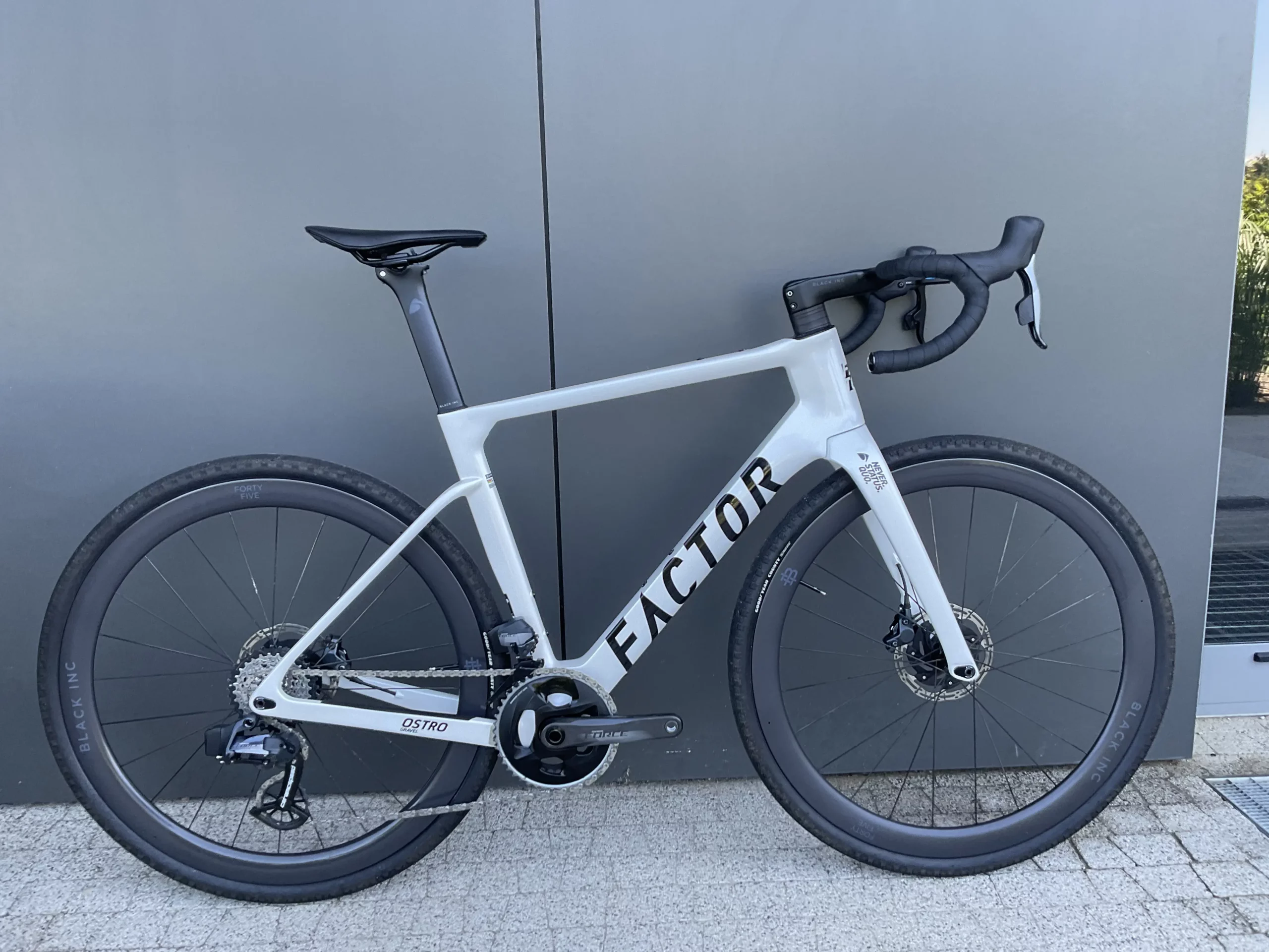 Factor Ostro Gravel 56 | Sram Force AXS 2x12 | Black INC 45 | CeramicSpeed | Prisma Studio