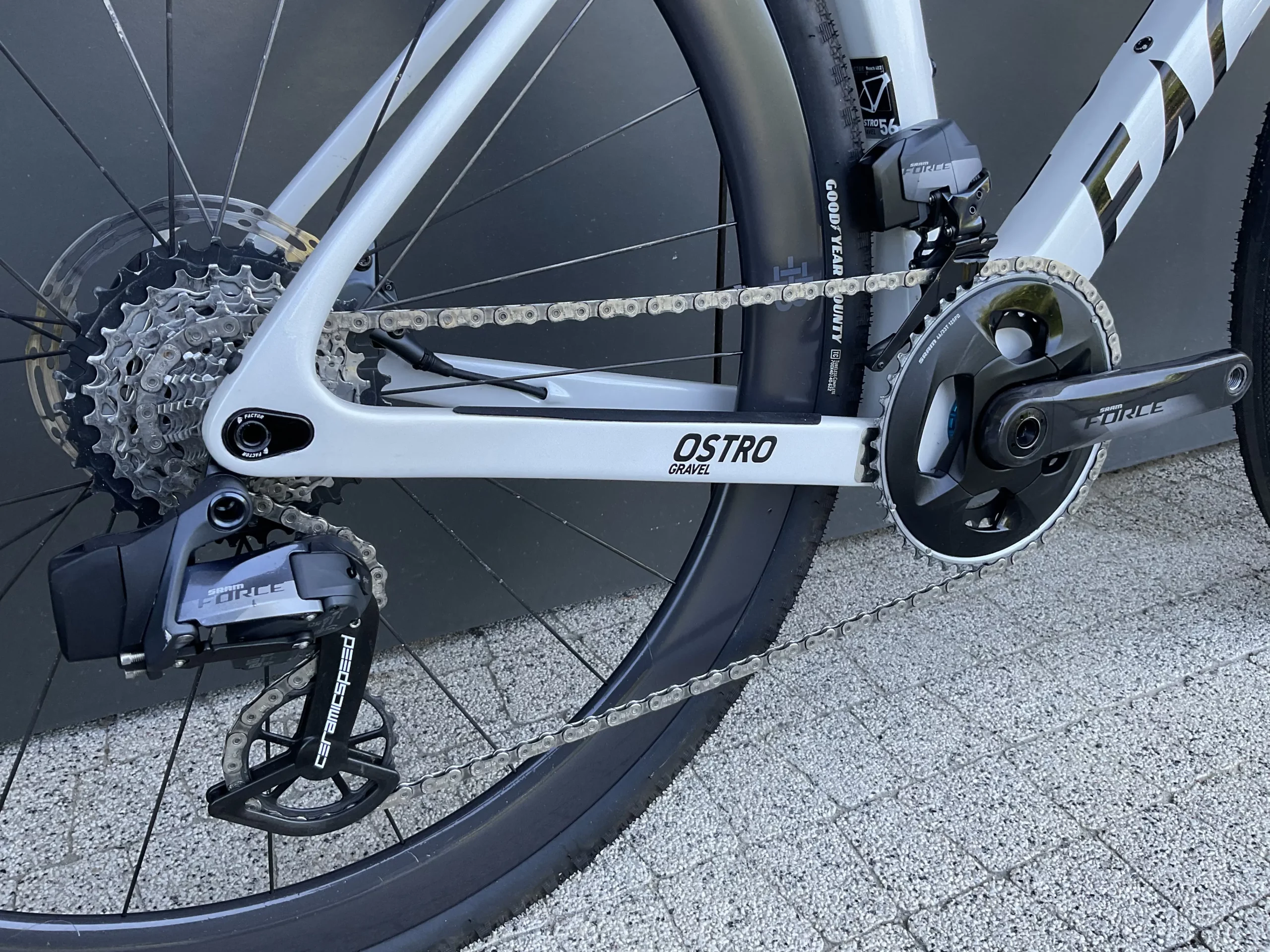 Factor Ostro Gravel 56 | Sram Force AXS 2x12 | Black INC 45 | CeramicSpeed | Prisma Studio - obrazek 5