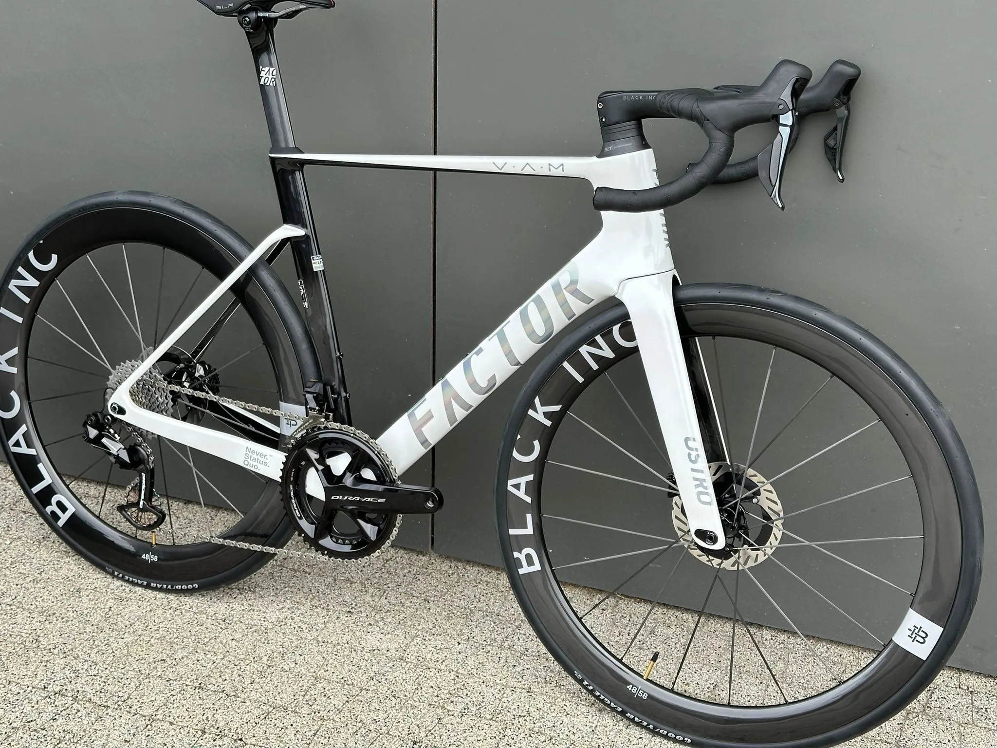 Factor Ostro VAM 2.0 Pearl White | Dura Ace Di2 | Black INC 48/58 | CeramicSpeed