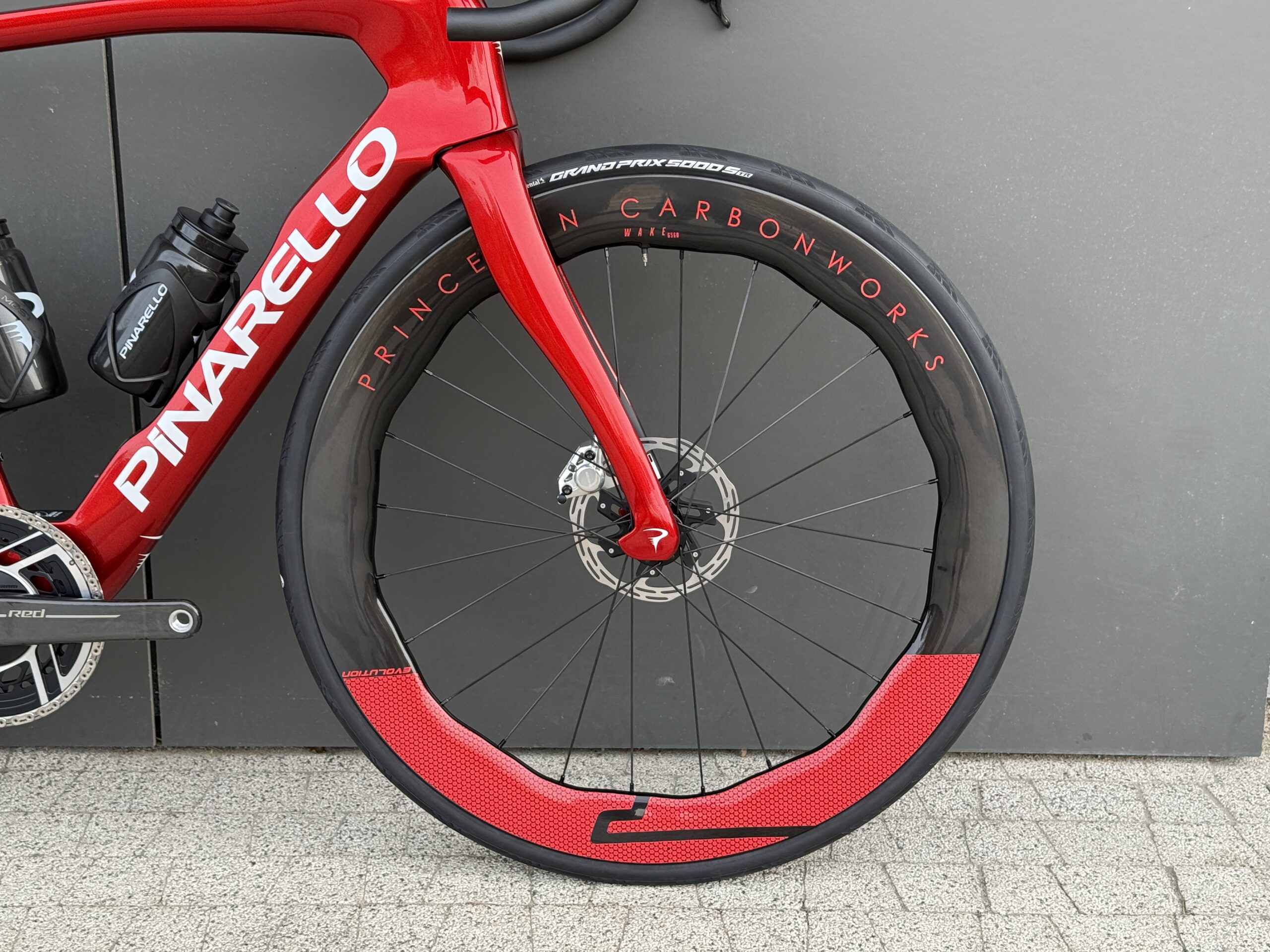 PINARELLO DOGMA F CUSTOM STARRY RED ROZ. 54 SRAM RED AXS PRINCETON CARBON WORKS WAKE 6560 - obrazek 3