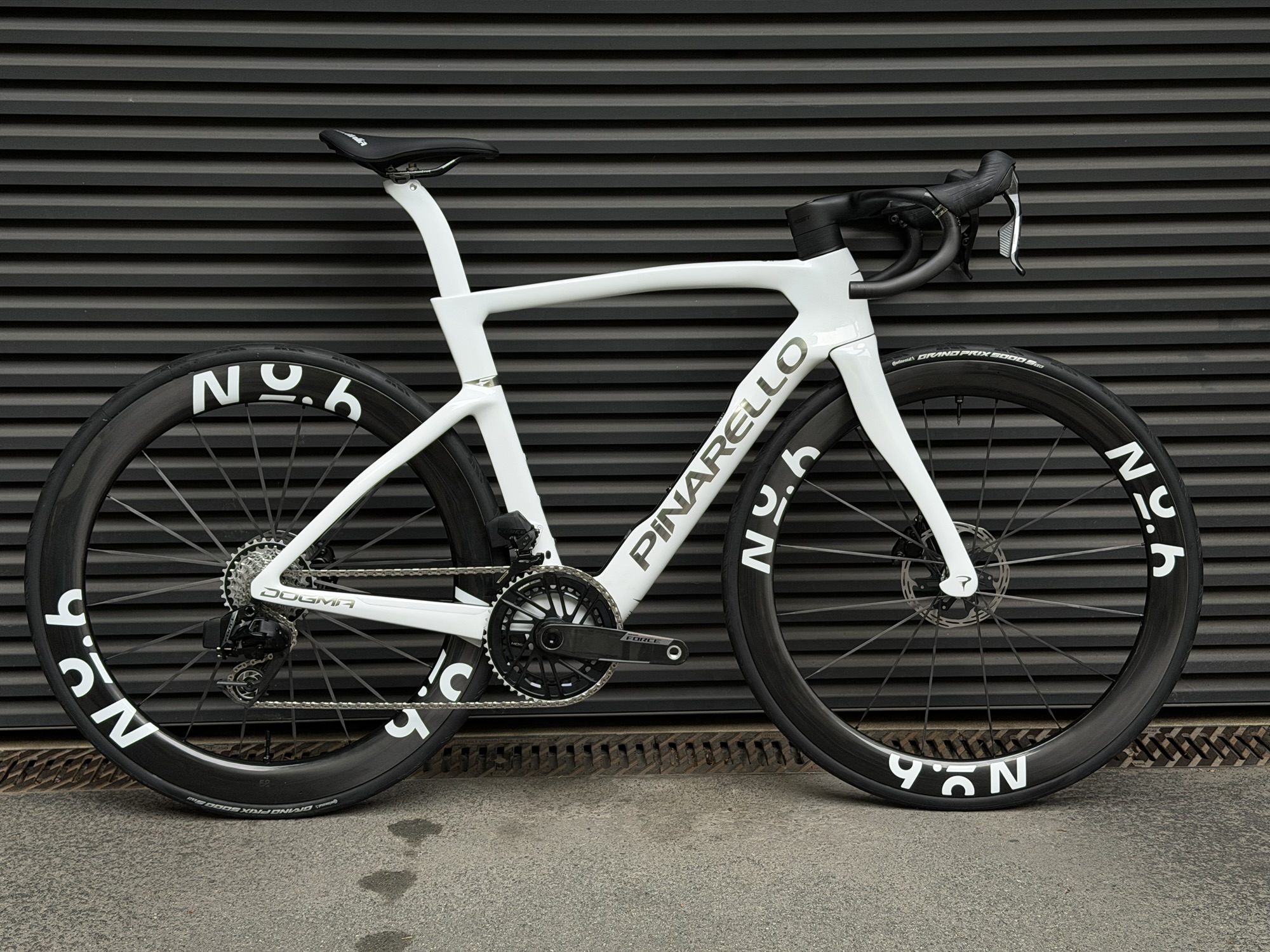Pinarello Dogma F Crystal White SRAM Force AXS E1